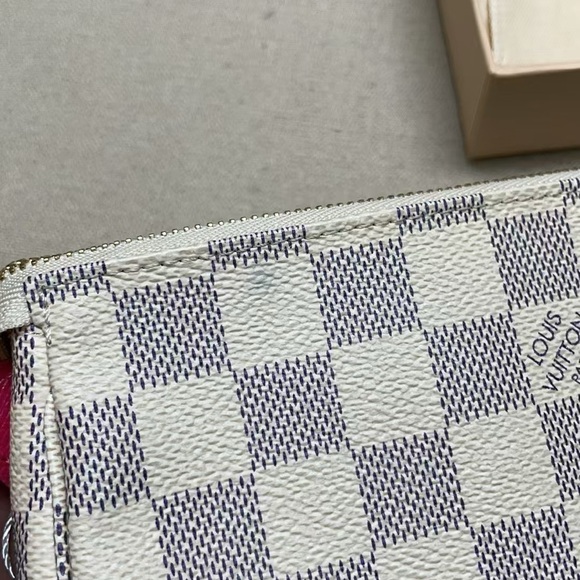 100% Authentic LOUIS VUITTON Damier Azur 2021 Christmas Animation Hollywood Mini - Picture 9 of 12